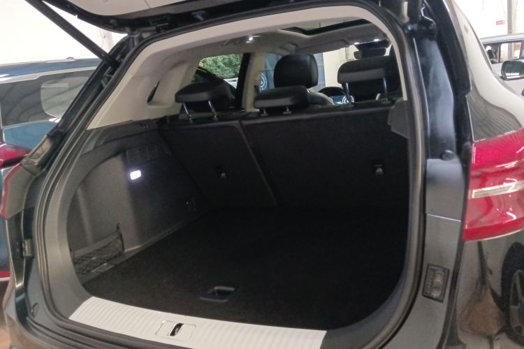 红旗HS5 2019款 2.0T 智联旗享四驱版中控内饰23