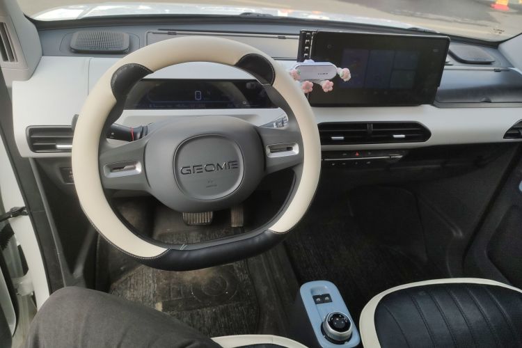 吉利银河 2024款 熊猫mini 200km 耐力熊中控内饰12