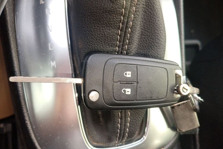 别克 昂科拉 2015款 1.4T 自动两驱都市精英型中控内饰11