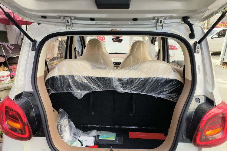 五菱汽车 宏光MINIEV 2025款 四门版 进阶款机舱底盘23