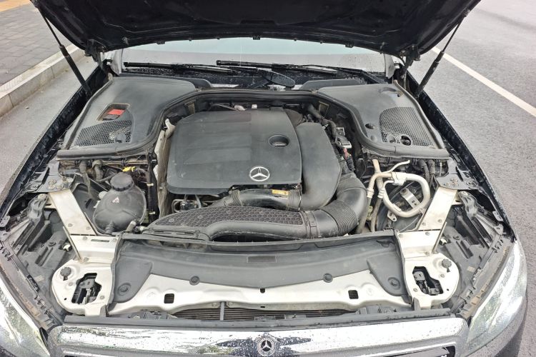 奔驰E级 2020款 E 300 L 运动豪华型局部细节24