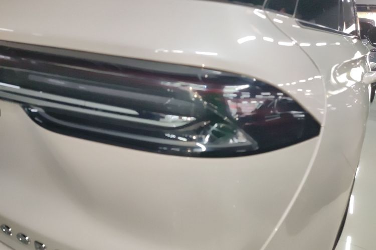 林肯 冒险家 2023款 2.0T 两驱尊雅版车身外观9