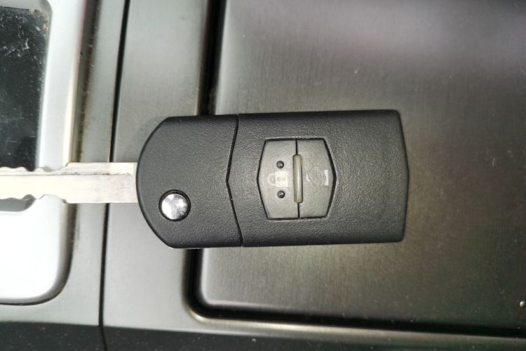 马自达6 2015款 2.0L 自动时尚型中控内饰11