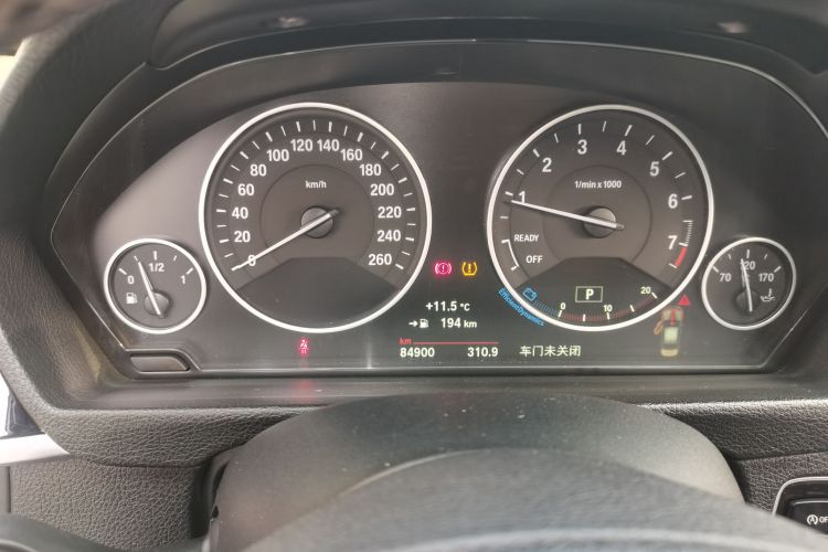 宝马3系 2018款 318Li中控内饰14