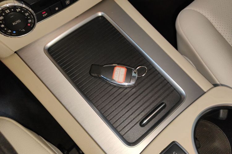 奔驰GLK级 2013款 改款 GLK 300 4MATIC 时尚型中控内饰7001