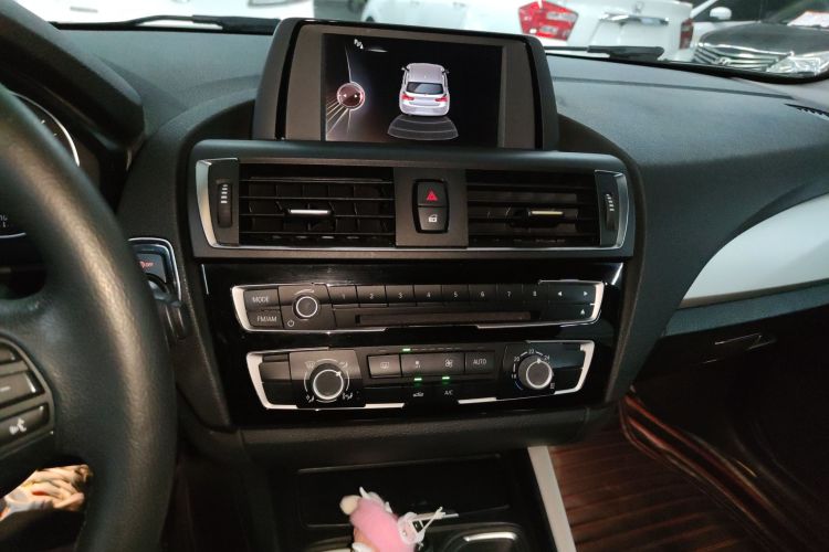 宝马1系(进口) 2015款 118i 领先型局部细节16