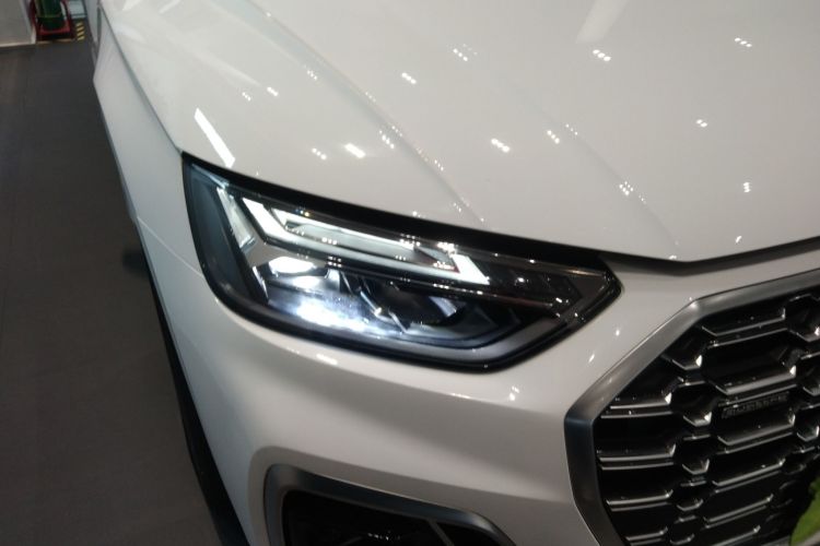 奥迪Q5L 2021款 40 TFSI 豪华动感型车身外观8