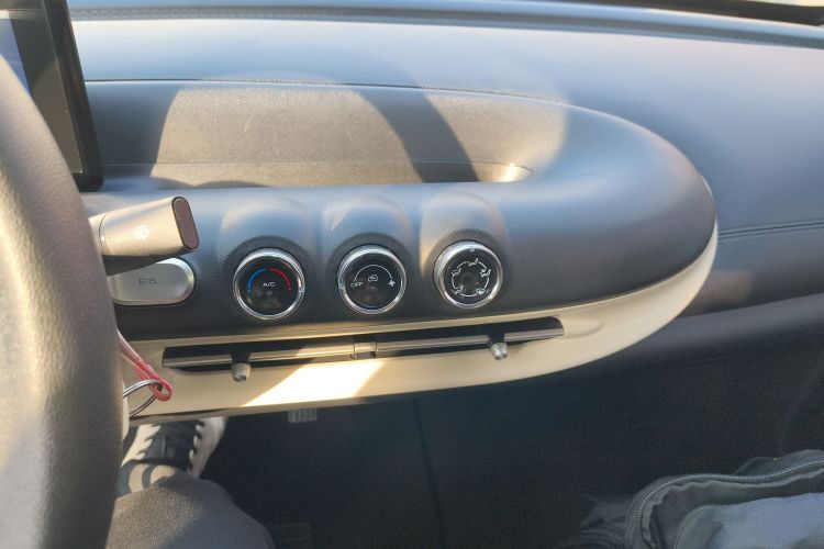 五菱汽车 五菱缤果 2023款 203km 轻享款局部细节16