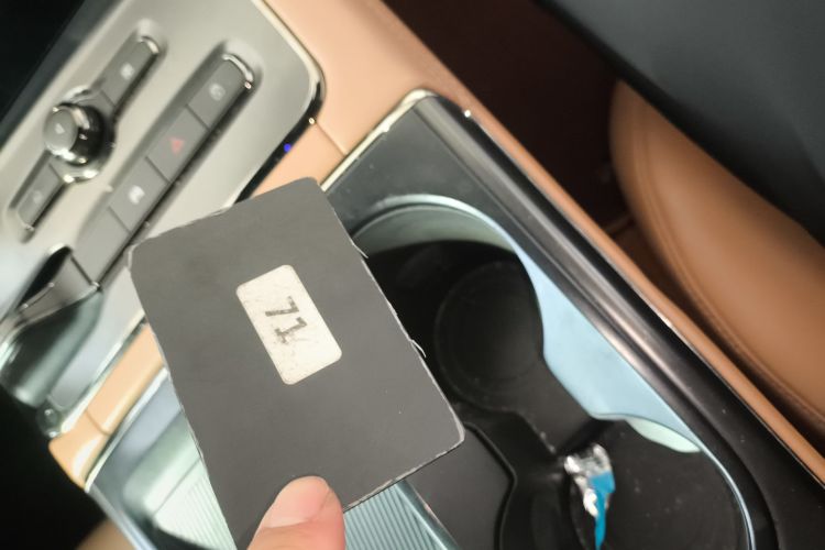 蔚来ES6 2022款 75kWh 运动版中控内饰7001