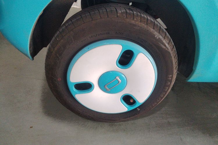 奔腾小马 2025款 222km 灵动马车身外观6002