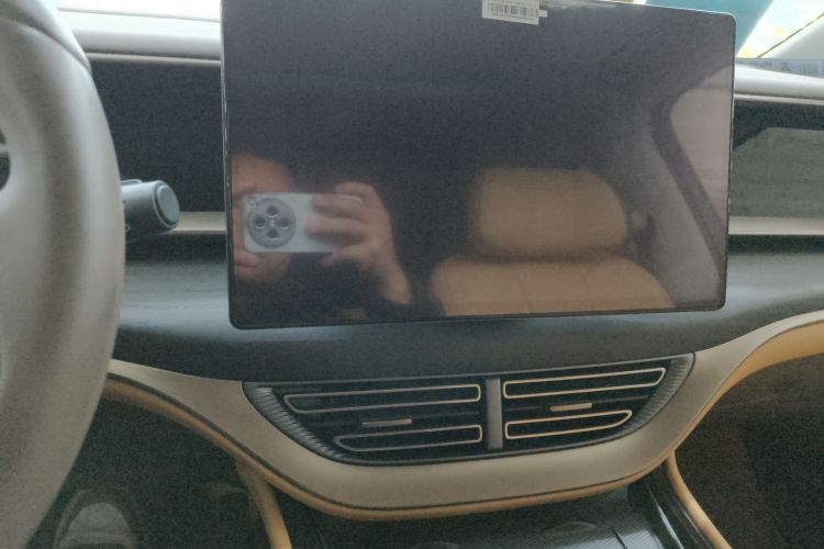 腾势D9 2022款 DM-i 970 四驱旗舰型中控内饰16