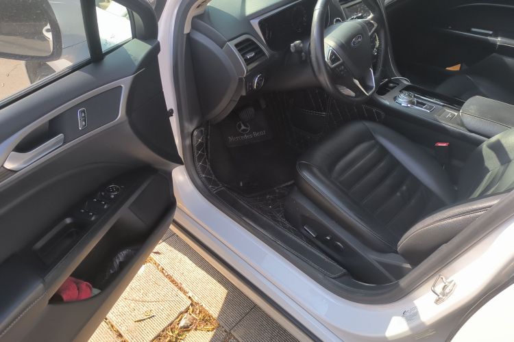 福特 蒙迪欧 2017款 EcoBoost 180 时尚型中控内饰7003