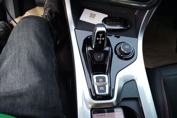 领克01 2017款 2.0T 四驱劲Pro版局部细节18