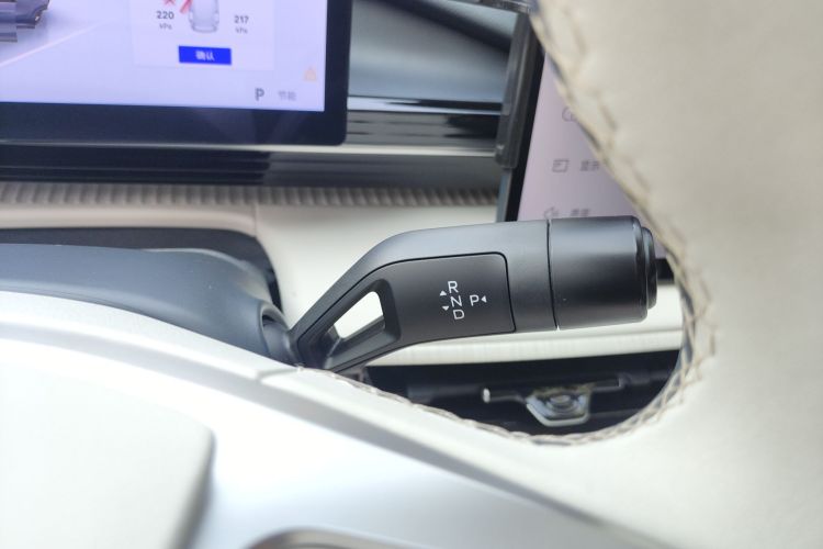 吉利银河 银河E5 2024款 530km 探索+版中控内饰18