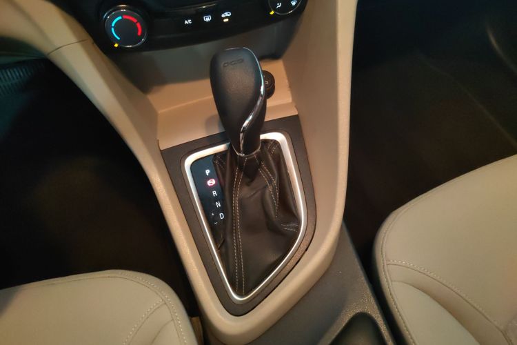 别克 英朗 2018款 15T 双离合进取型 国V中控内饰18