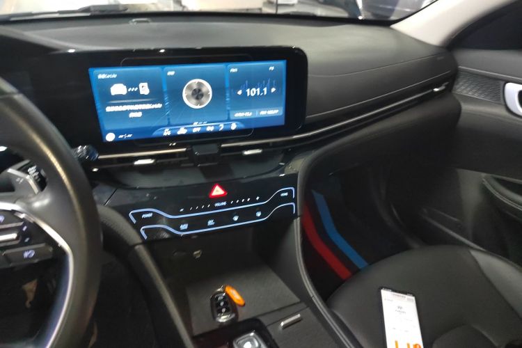 现代 名图 2021款 270TGDi DCT LUX尊贵版中控内饰16