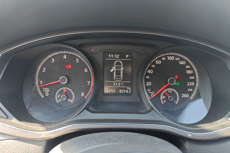 大众 帕萨特 2017款 280TSI DSG尊荣版中控内饰14