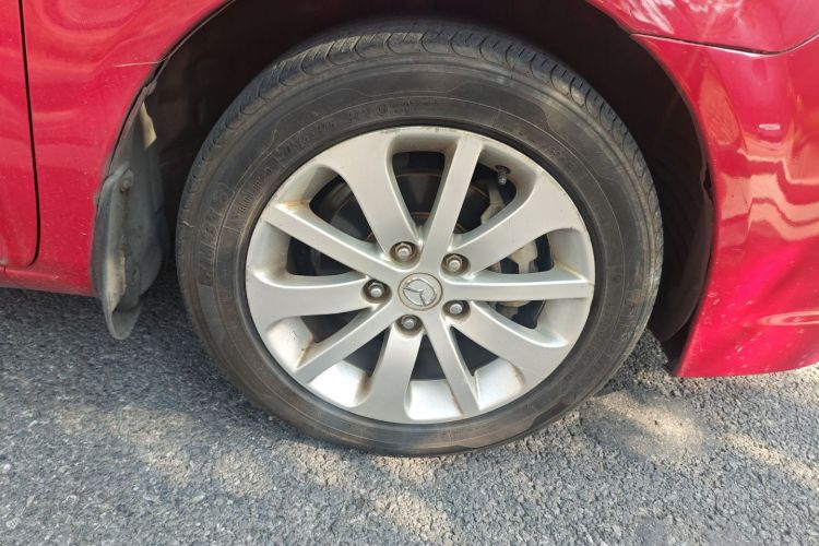 马自达6 2012款 2.0L 自动时尚型车身外观10