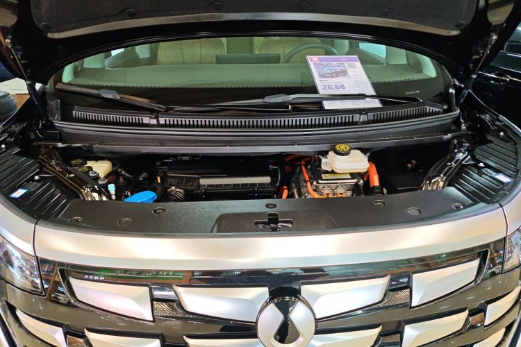 腾势D9 2024款 DM-i 980 四驱尊荣型机舱底盘24