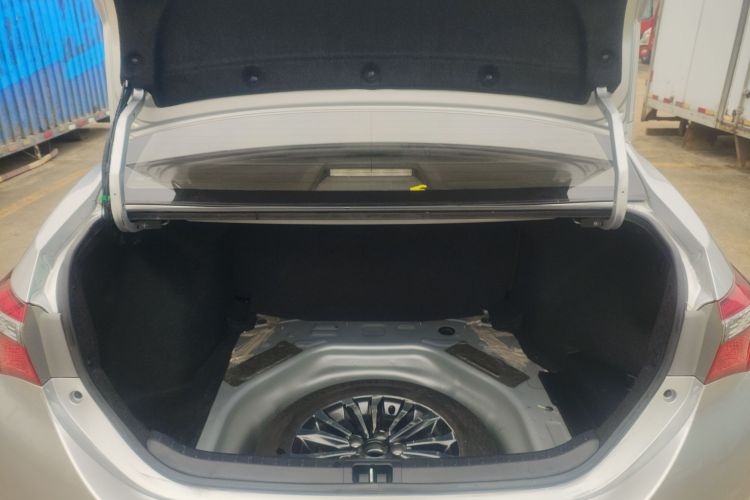 丰田 卡罗拉 2017款 改款 1.2T S-CVT GL机舱底盘23