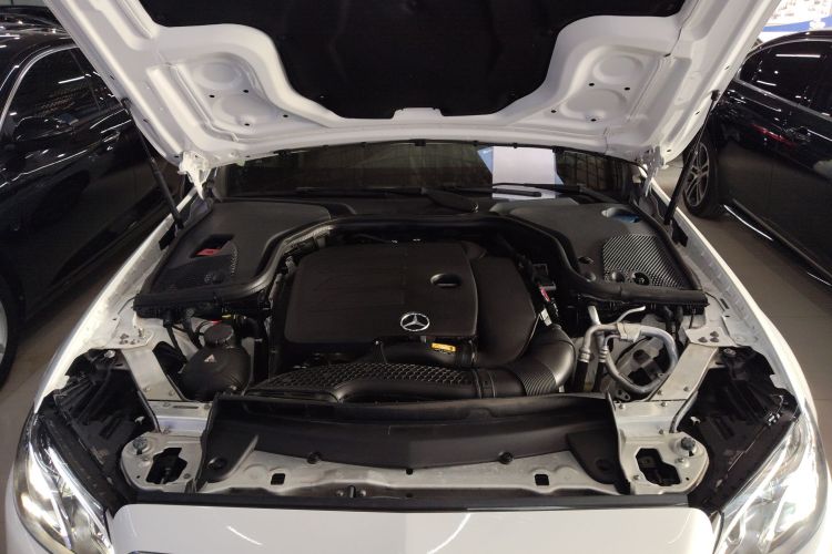 奔驰E级 2020款 改款 E 300 L 运动时尚型局部细节24