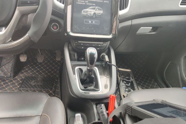 SWM斯威汽车 SWM斯威X7 2016款 1.5T 手动豪华型 7座中控内饰18