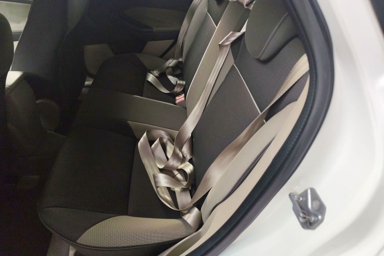 福特 福克斯 2012款 三厢 1.6L 自动舒适型中控内饰21