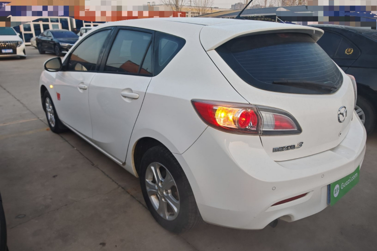 马自达3星骋 2015款 两厢 1.6L 自动精英型车身外观4