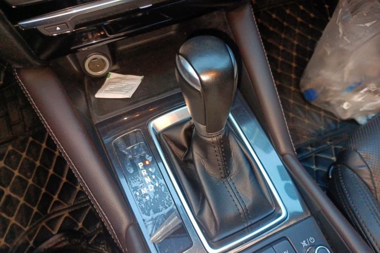 马自达 阿特兹 2018款 2.0L 蓝天豪华版 国V中控内饰18