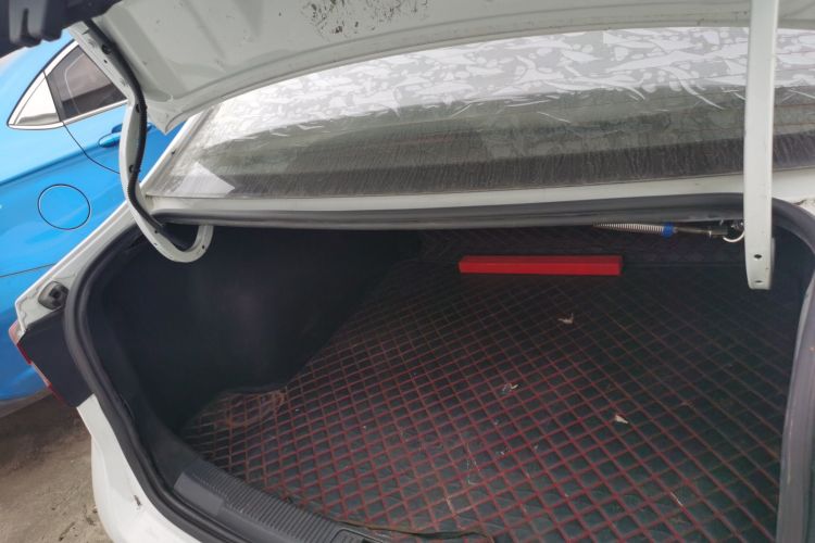 荣威i5 2020款 1.5L 自动4G互联领豪版机舱底盘23