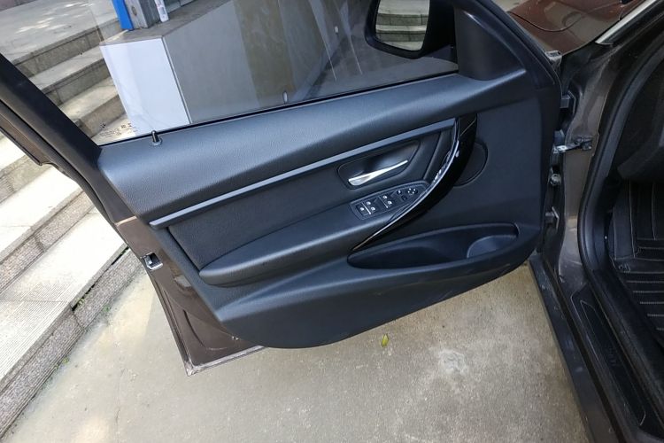 宝马3系 2017款 320Li 时尚型中控内饰47