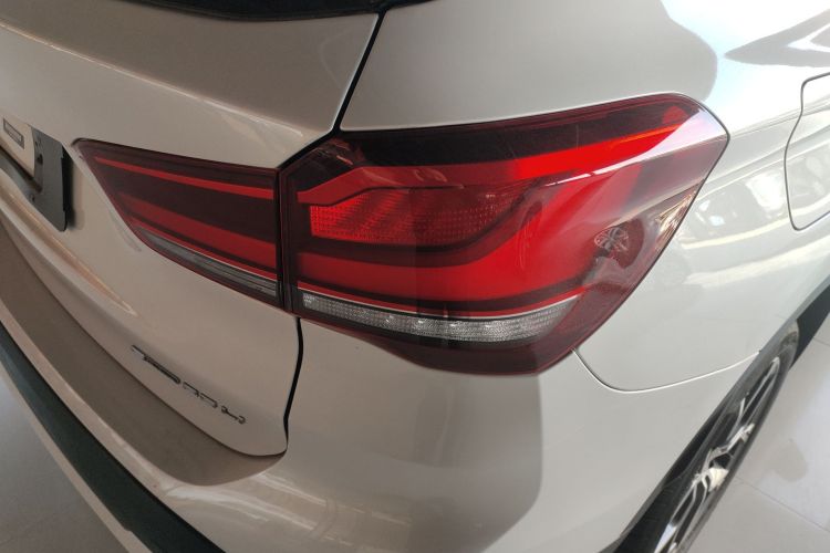 宝马X1 2022款 sDrive25Li 领先型车身外观9