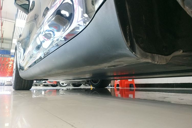 特斯拉 Model Y 2021款 标准续航后驱版局部细节9002