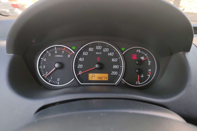 铃木 雨燕 2014款 1.5L 自动时尚型中控内饰14