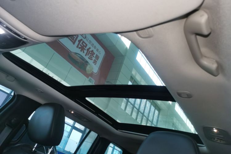 Jeep 大指挥官 2018款 2.0T 四驱悦享版 国V中控内饰22