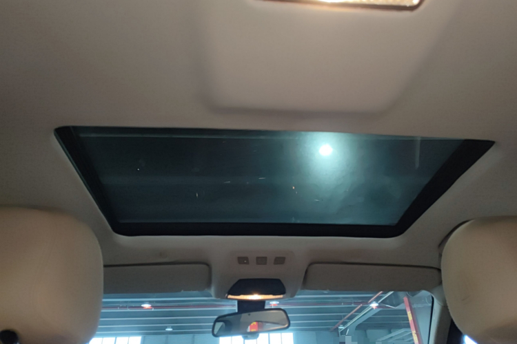 宝马5系 2014款 530Li 豪华设计套装中控内饰22