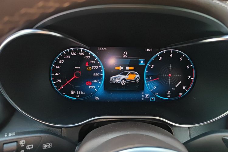 奔驰GLC 2022款 改款 GLC 300 L 4MATIC 动感型臻藏版中控内饰14