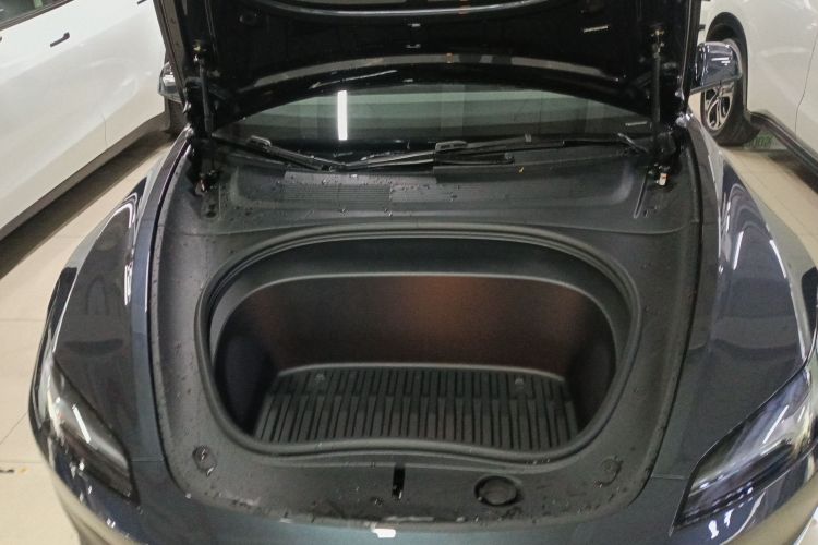 特斯拉 Model 3 2025款 改款 后轮驱动版机舱底盘24