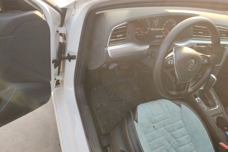 大众 凌渡 2021款 230TSI DSG风尚版中控内饰20