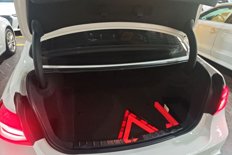 宝马3系 2017款 320Li M运动型机舱底盘23