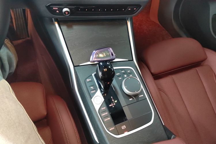 宝马4系 2022款 425i Gran Coupe M运动套装中控内饰18