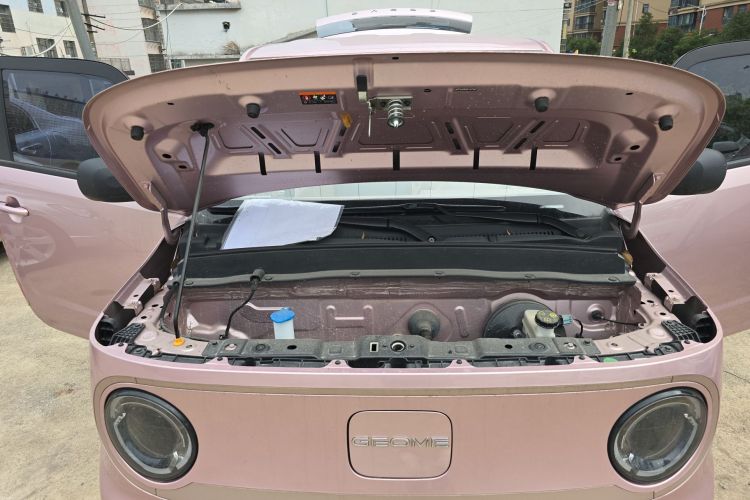 吉利银河 2023款 熊猫mini 200km 耐力熊机舱底盘24