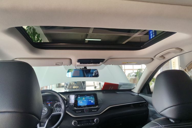 日产 天籁 2020款 2.0L XL 舒适版中控内饰22