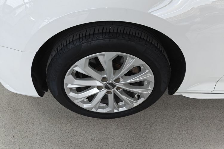 奥迪A4L 2019款 40 TFSI 进取型 国VI车身外观6007