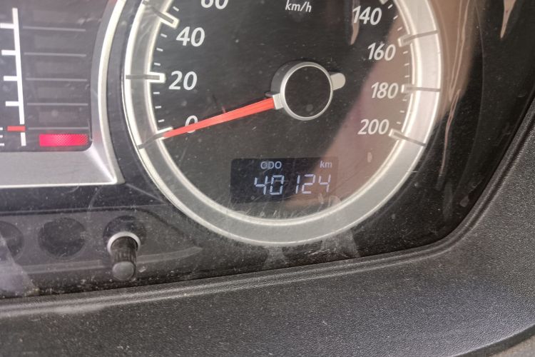 一汽 夏利N5 2014款 1.0L 手动舒适型中控内饰15