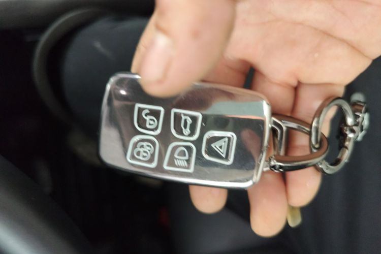 路虎 揽胜极光 2015款 2.0T 五门智耀版中控内饰7001