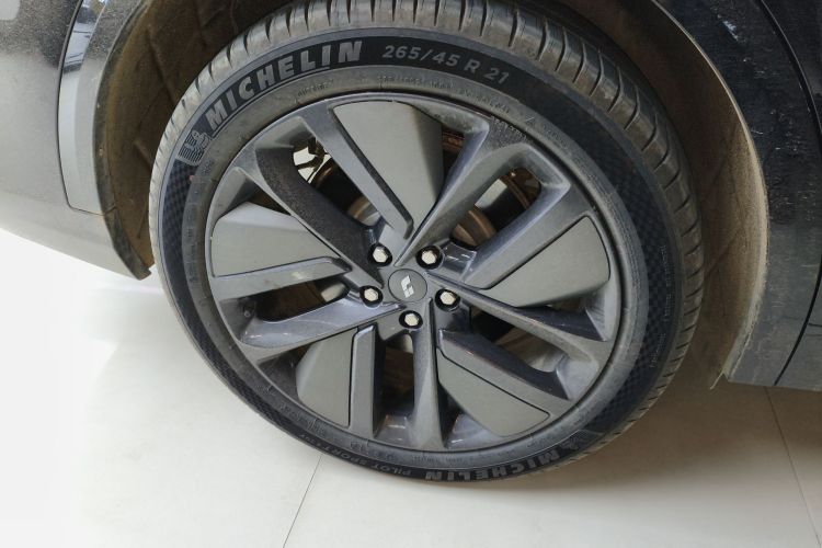 理想汽车 理想L8 2024款 Max车身外观6008