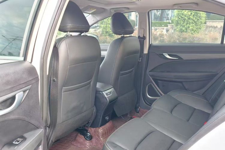 吉利汽车 帝豪 2021款 UP 1.5L CVT向上版中控内饰21