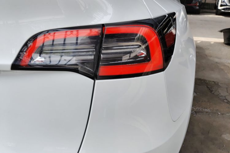 特斯拉 Model Y 2022款 后轮驱动版车身外观6006