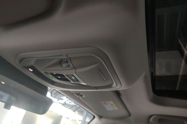 坦克300 2023款 越野版 2.0T 征服者中控内饰22